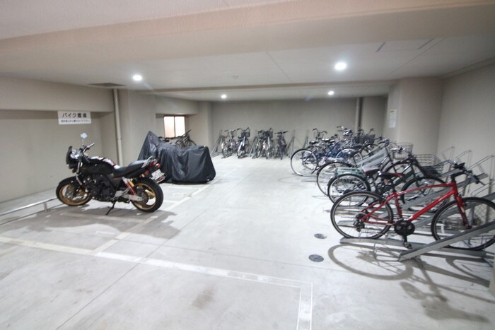 物件外観写真5　(駐輪場)