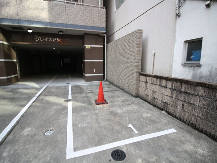 物件外観写真6　(駐車場)