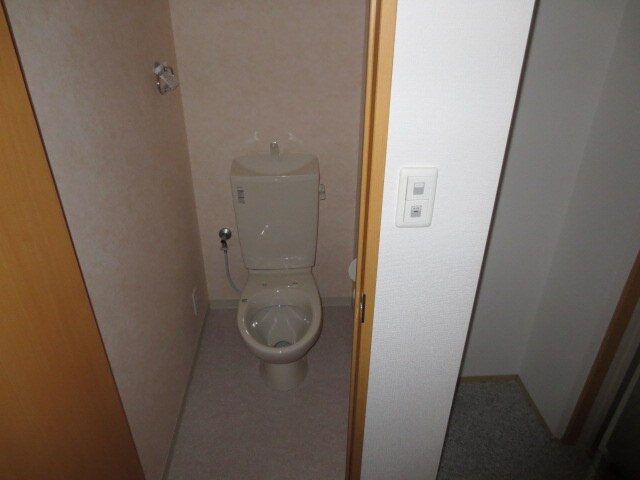 物件内観写真11　(トイレ)