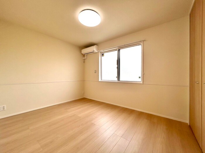 物件内観写真4　(居室)