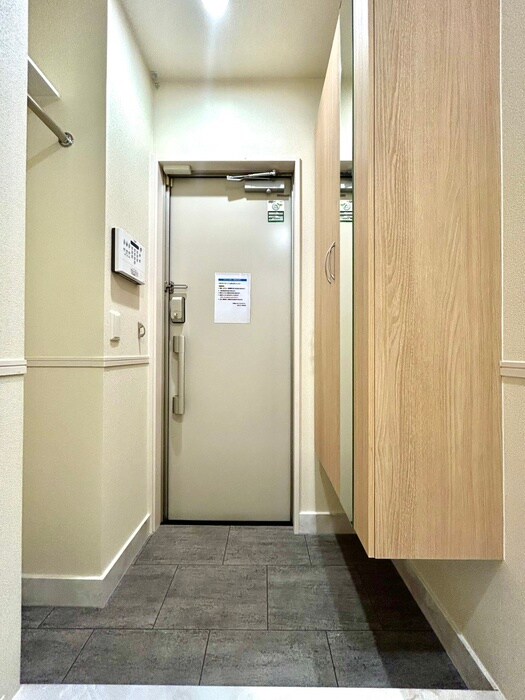 物件内観写真11　(玄関)