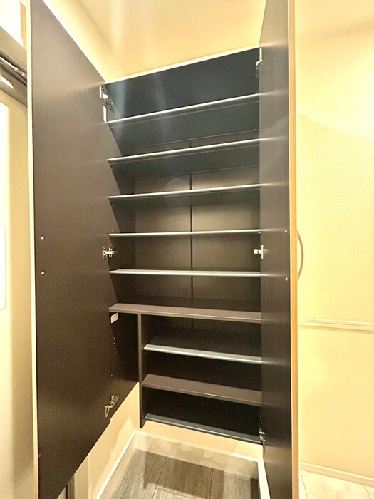 物件内観写真12　(収納)