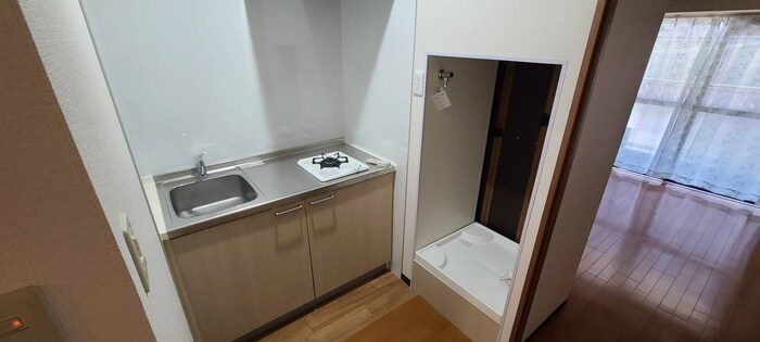 物件内観写真13　(洗濯機置場)