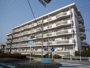 ラフィ－ネ六名外観写真