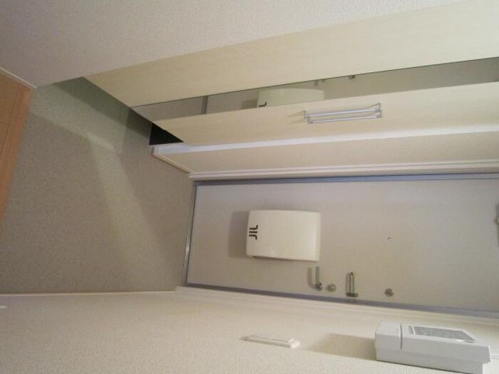 物件内観写真14　(玄関)