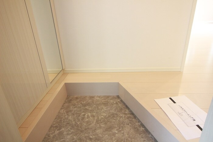 物件内観写真17　(玄関)