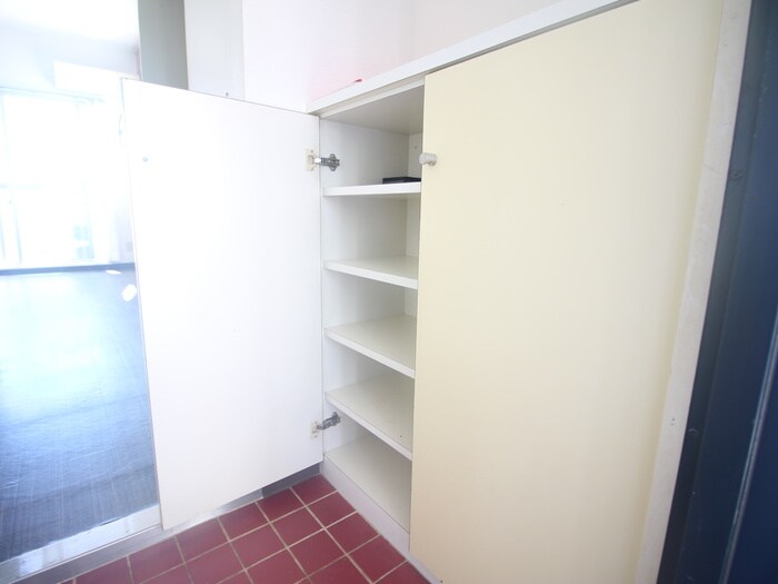 物件内観写真8　(靴箱)