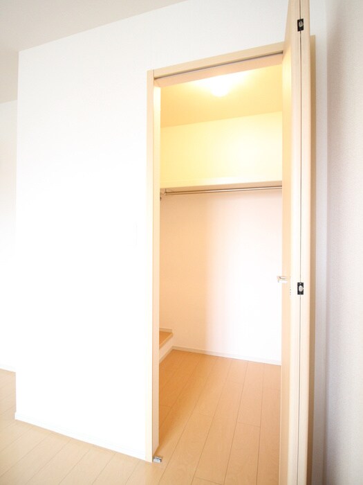 物件内観写真15　(収納)