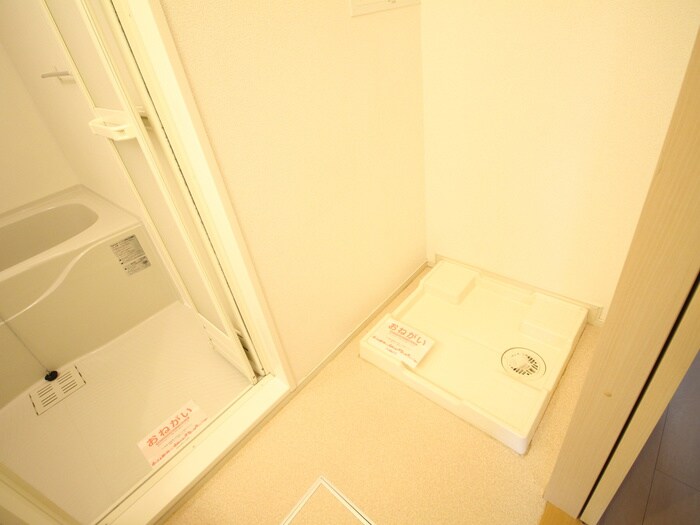 物件内観写真22　(洗濯機置場)