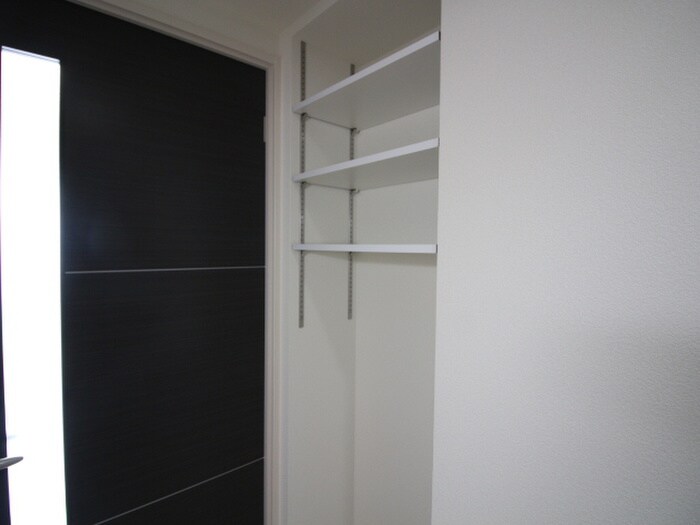 物件内観写真13　(収納)