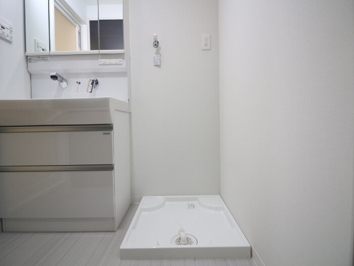 物件内観写真15　(洗濯機置場)