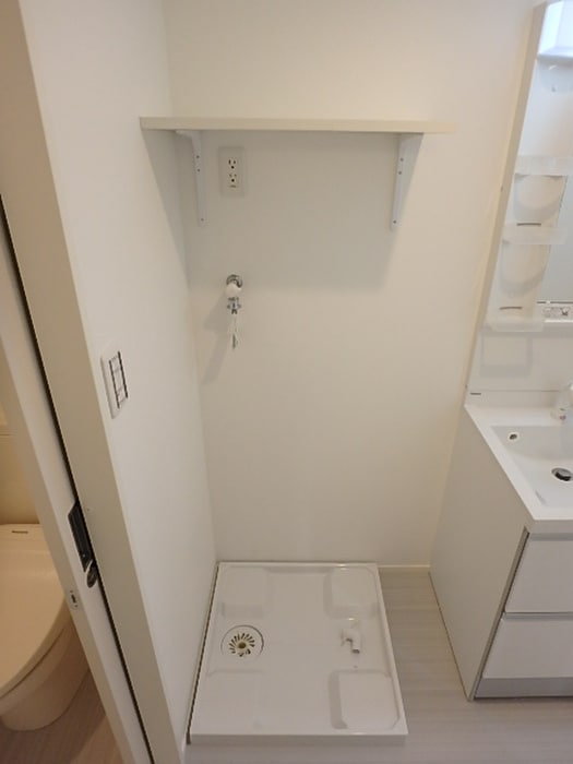 物件内観写真13　(洗濯機置場)