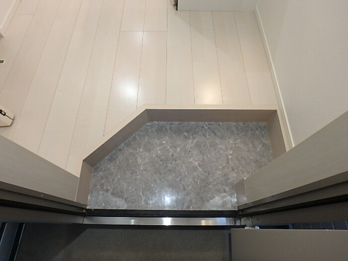 物件内観写真17　(玄関)