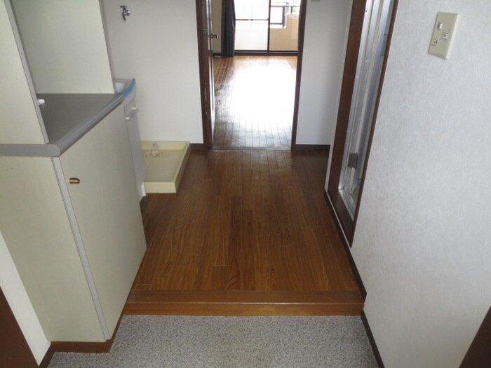 物件内観写真15　(玄関)