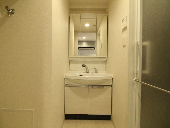 物件内観写真8　(洗面)