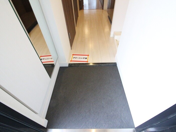 物件内観写真17　(玄関)
