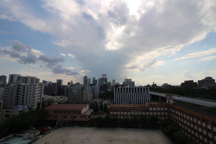 物件内観写真22　(室内からの展望)