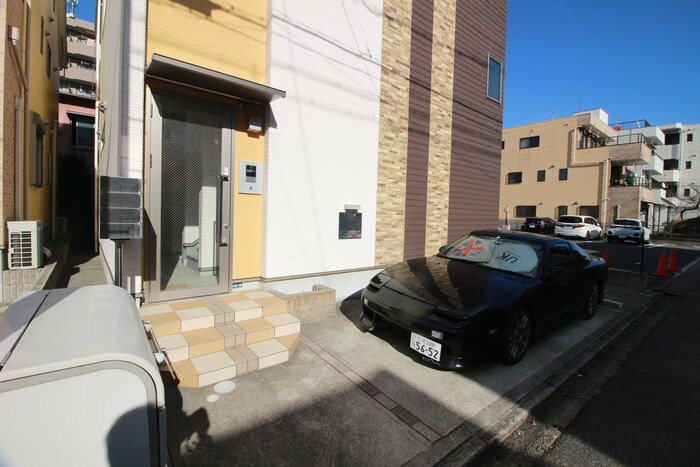 物件外観写真6　(駐車場)