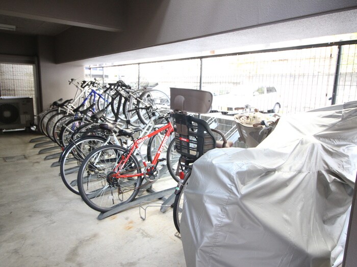 物件外観写真5　(駐輪場)