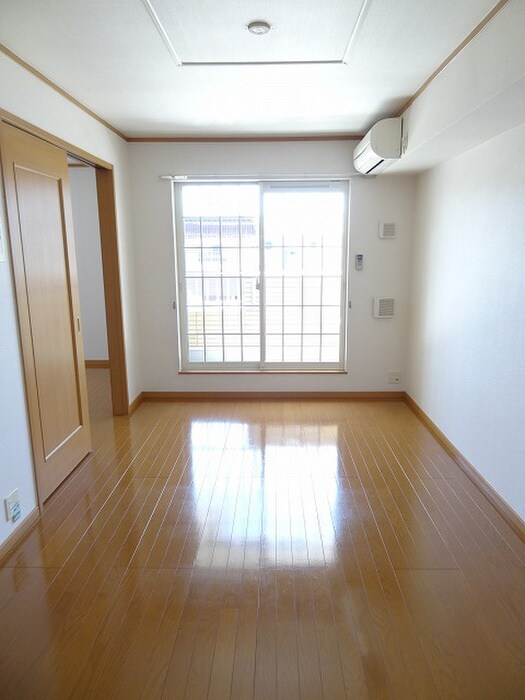 物件内観写真10　(居室)