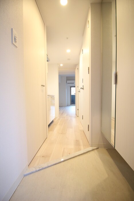 物件内観写真7　(玄関)