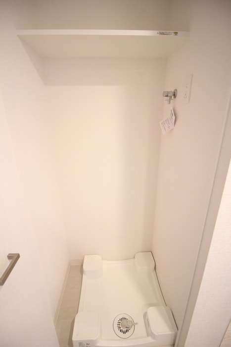 物件内観写真15　(洗濯機置場)