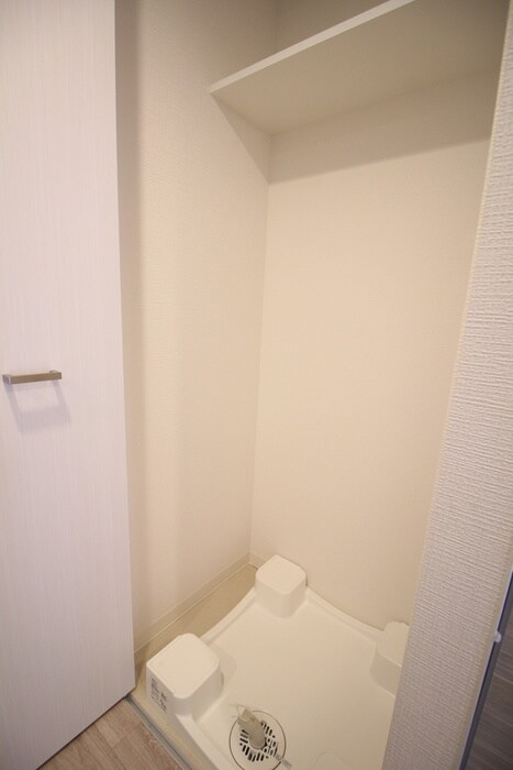 物件内観写真17　(洗濯機置場)