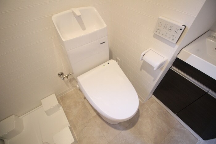 物件内観写真9　(トイレ)