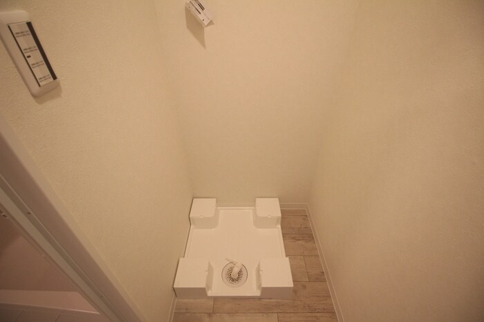 物件内観写真9　(洗濯機置場)