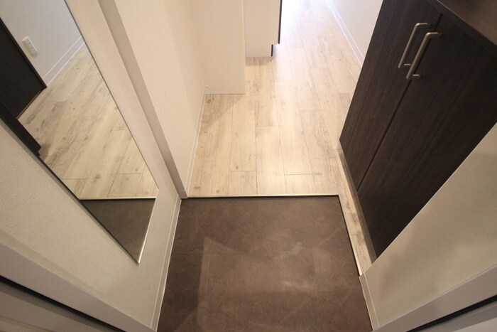 物件内観写真12　(玄関)