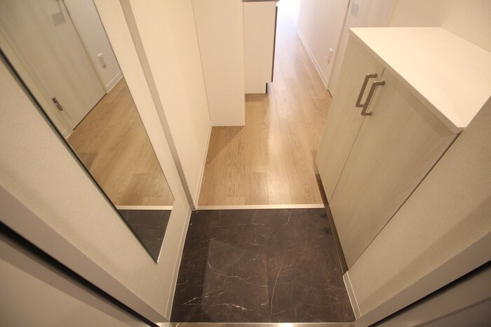 物件内観写真14　(玄関)