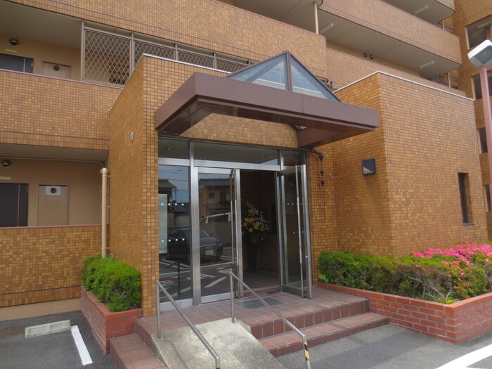 物件外観写真4　(エントランス部分)