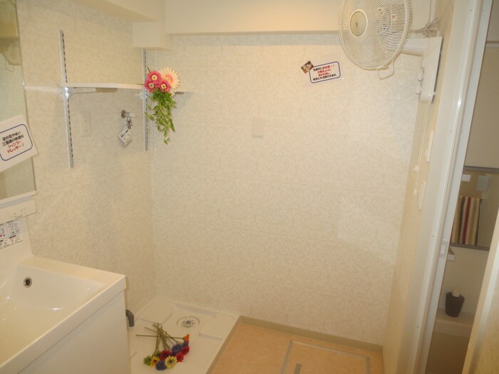 物件内観写真14　(洗濯機置場)