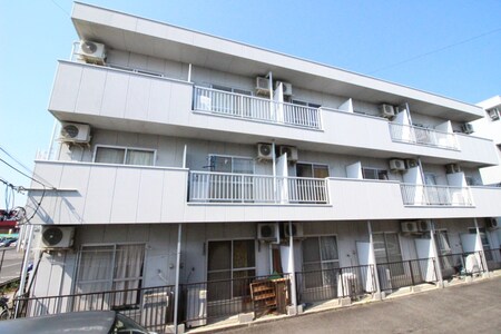 シャンポール三栄前山Ⅰ外観写真