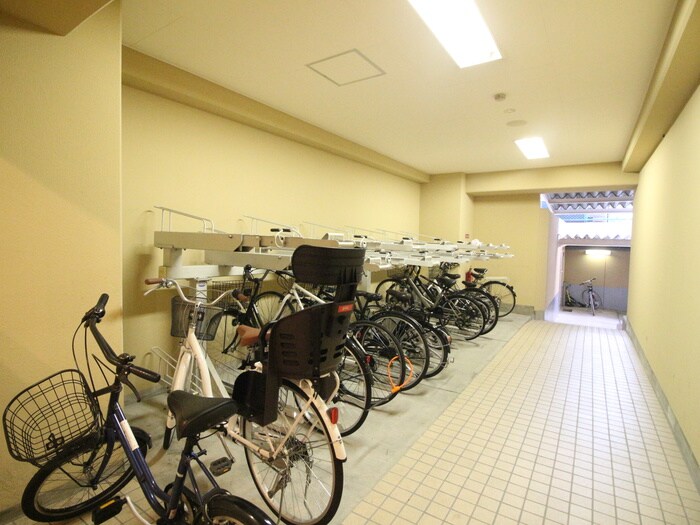 物件外観写真3　(駐輪場)