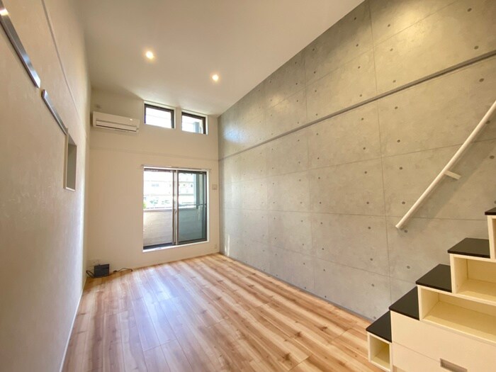 物件内観写真7　(室内からの展望)