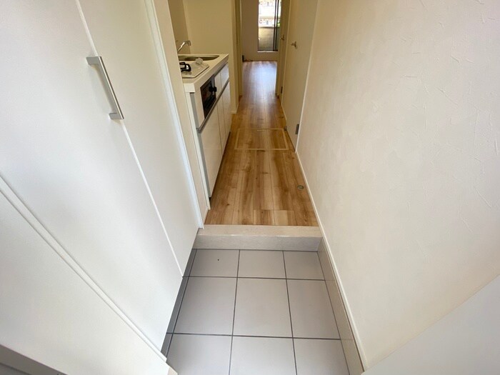 物件内観写真18　(玄関)