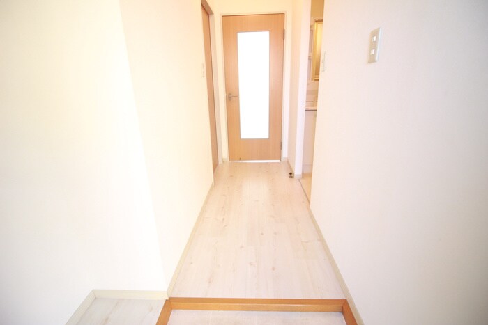 物件内観写真16　(廊下)