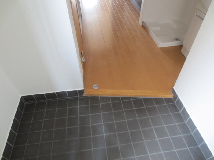 物件内観写真11　(玄関)