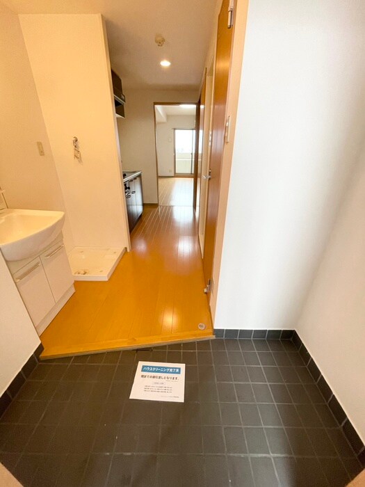 物件内観写真17　(玄関)