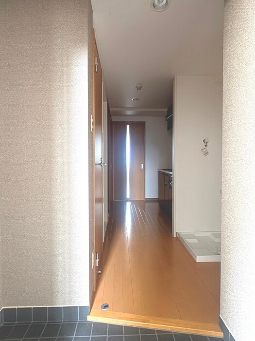 物件内観写真18　(玄関)