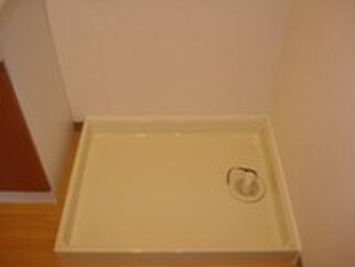 物件内観写真10　(洗濯機置場)