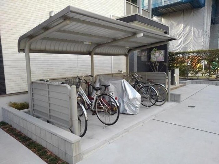 物件外観写真2　(駐輪場)