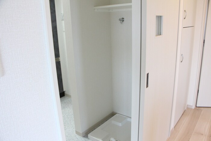 物件内観写真15　(洗濯機置場)