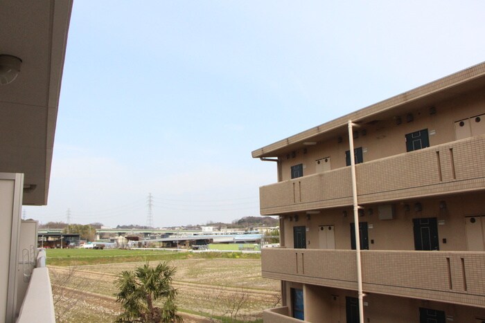 物件内観写真20　(室内からの展望)