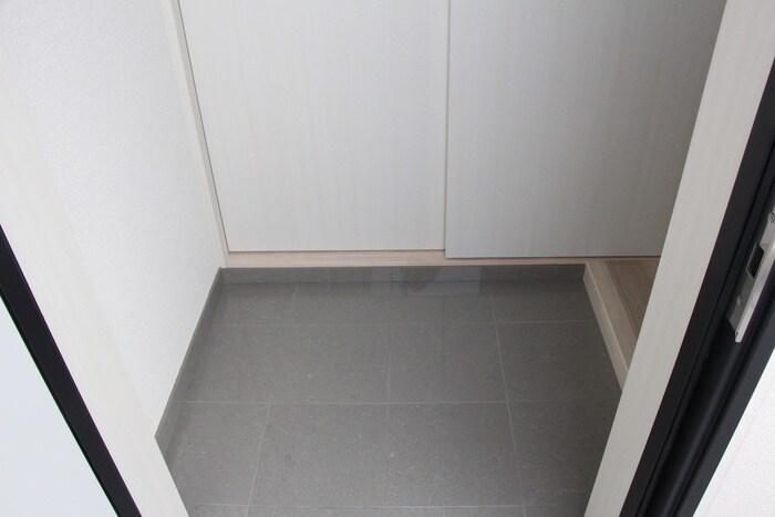 物件内観写真22　(玄関)
