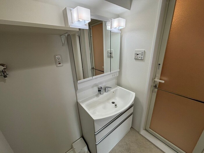 物件内観写真12　(洗面)