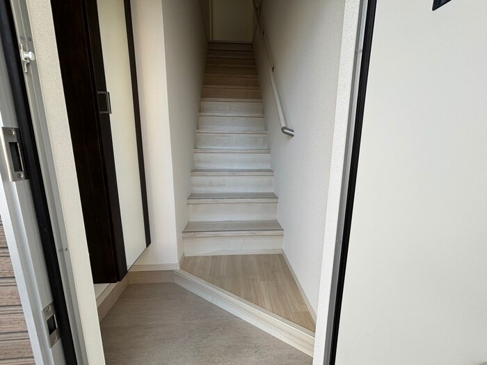 物件内観写真19　(玄関)