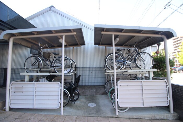 物件外観写真5　(駐輪場)