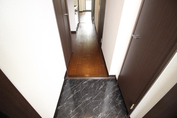 物件内観写真17　(玄関)